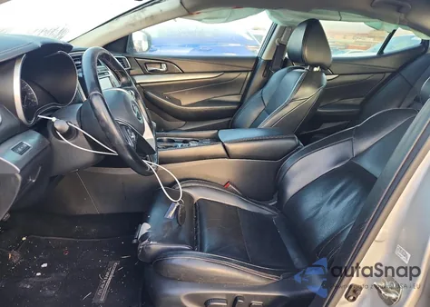 2018 Nissan Maxima 3.5S z USA, uszkodzony, nr VIN 1N4AA6AP5JC375095